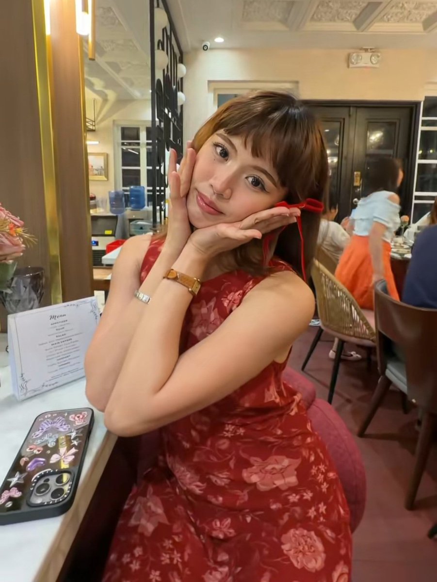 retroyves's tweet photo. prettyyy https://t.co/NgJ5EL6JgC