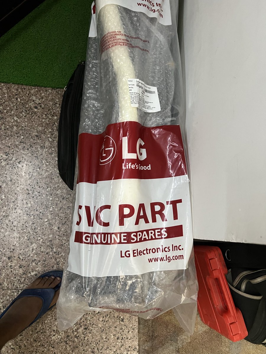 DigitalMrktn's tweet photo. @LGIndia On the contrary, the moment you buy a LG, your head ache and anxiety of extremely high cost of ownership starts .. very poor quality machines, my internal unit cooling coil damaged in about 2 years &amp; as a customer you are at the mercy of service franchisee who wants to milk u https://t.co/mttwVnrtsx