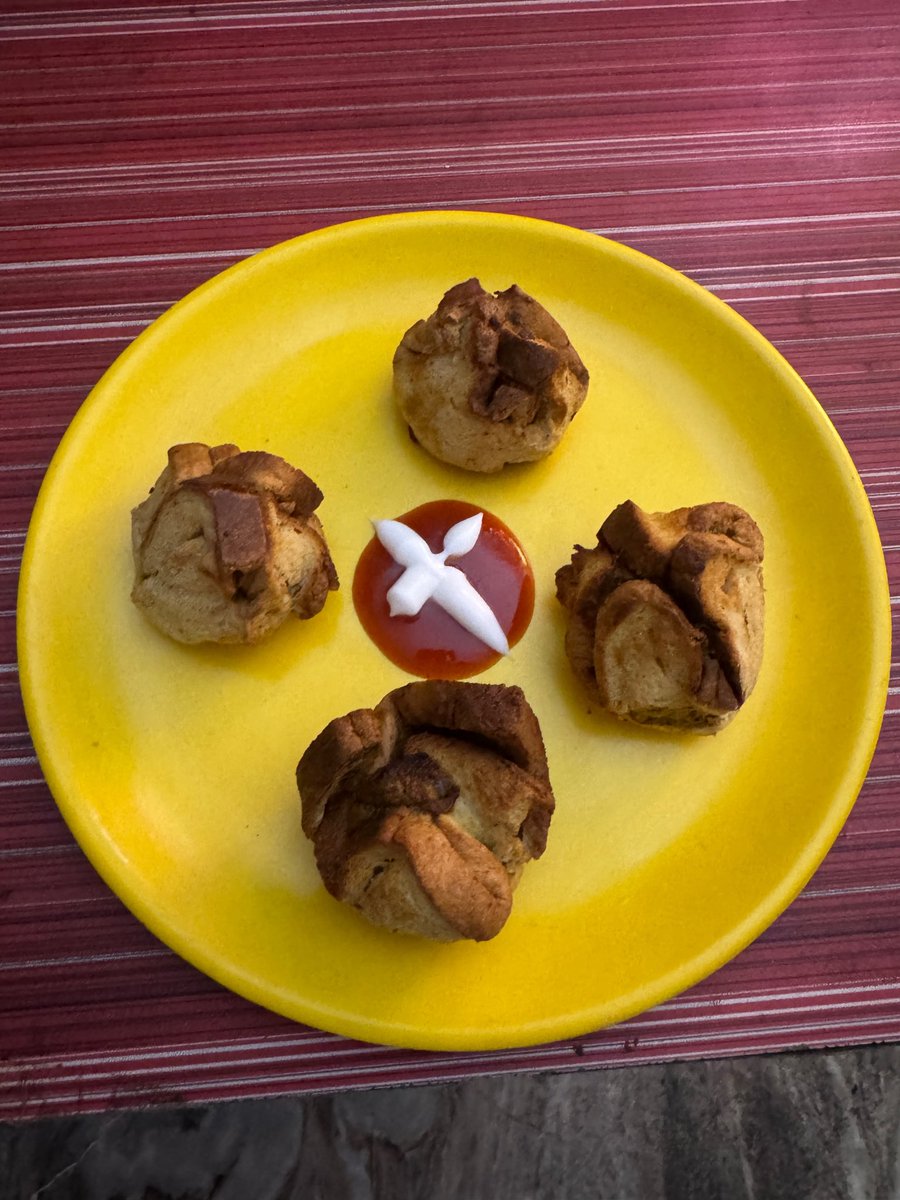 pranavpradhi1's tweet photo. Cooking skills: 80%
Presentation skills: 50%
Eating skills: 100%
Just had a craving for some namkeen snacks. Health and taste, both sorted. 😆
#cookingskills https://t.co/QQzWGKIdW7