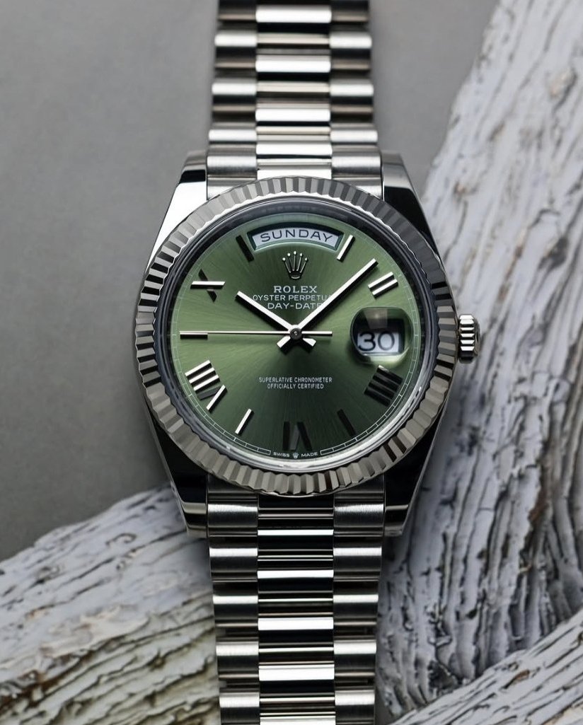 GlobalWatchClub's tweet photo. Rolex Day-Date 40 with an olive dial Ref. 228239 https://t.co/ZDkvctFGEF