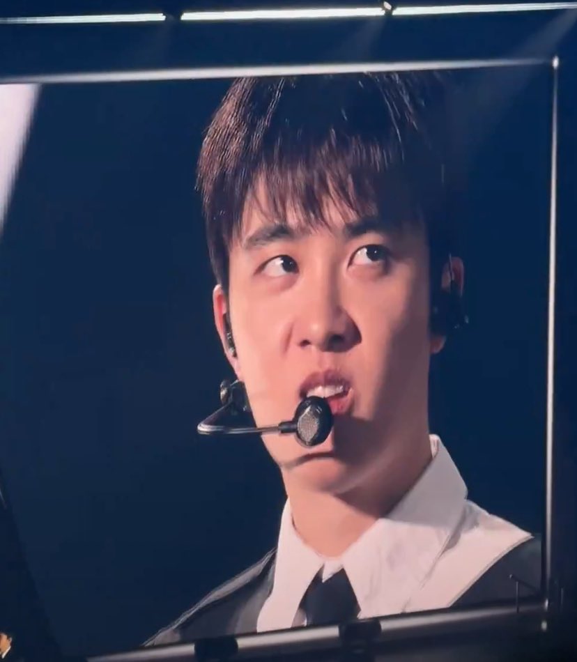 u_han94's tweet photo. KYUNGSOO IS SO FUNNY PLEASE I LOVE HIM SO MUCH 😭 https://t.co/R38aKLvAtQ