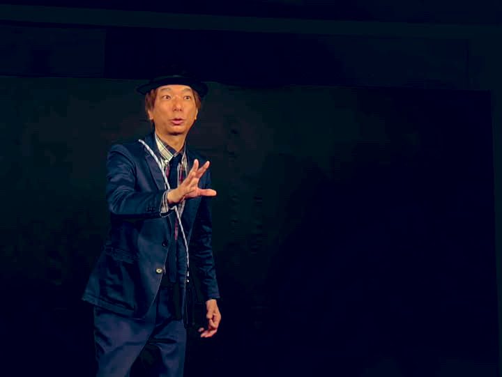 rickysstone's tweet photo. 毎月続けて、いよいよ30回目！！松下リッキーのスタンダップコメディライブ。今月は30回記念回です(^ ^)
ご来場いただいた全員にスペシャルカードをプレゼントします。
是非是非ご来場下さい。 #スタンダップコメディ
ご予約は↓↓
https://t.co/4atro2Zueq https://t.co/bB5LPNk5h7
