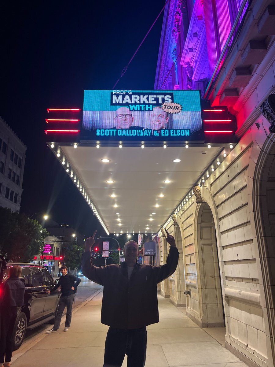 ProfGMarkets's tweet photo. Chiiiiiiii Town! 

What a night, thank you to all who came out!

New York City, last stop, see you tonight! https://t.co/4xmVEwsCnz