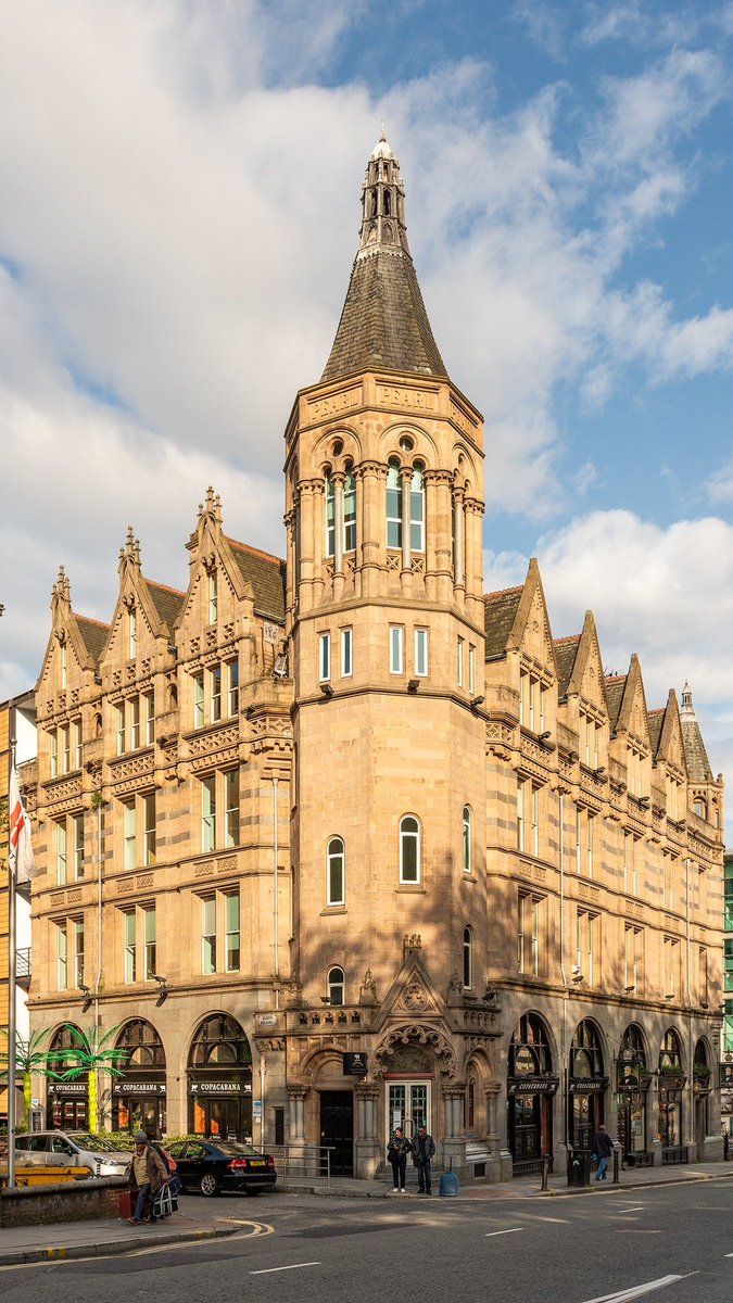 LiverpoolVista's tweet photo. Dr Duncan's, St John's Lane.  Classy Victorian pub elegance in Liverpool - or so it seems. Because the building was originally a wealthy (Pearl) insurance headquarters, this lavish interior is entirely original to Alfred Waterhouse's corporate design, rather than being built as a Victorian pub.