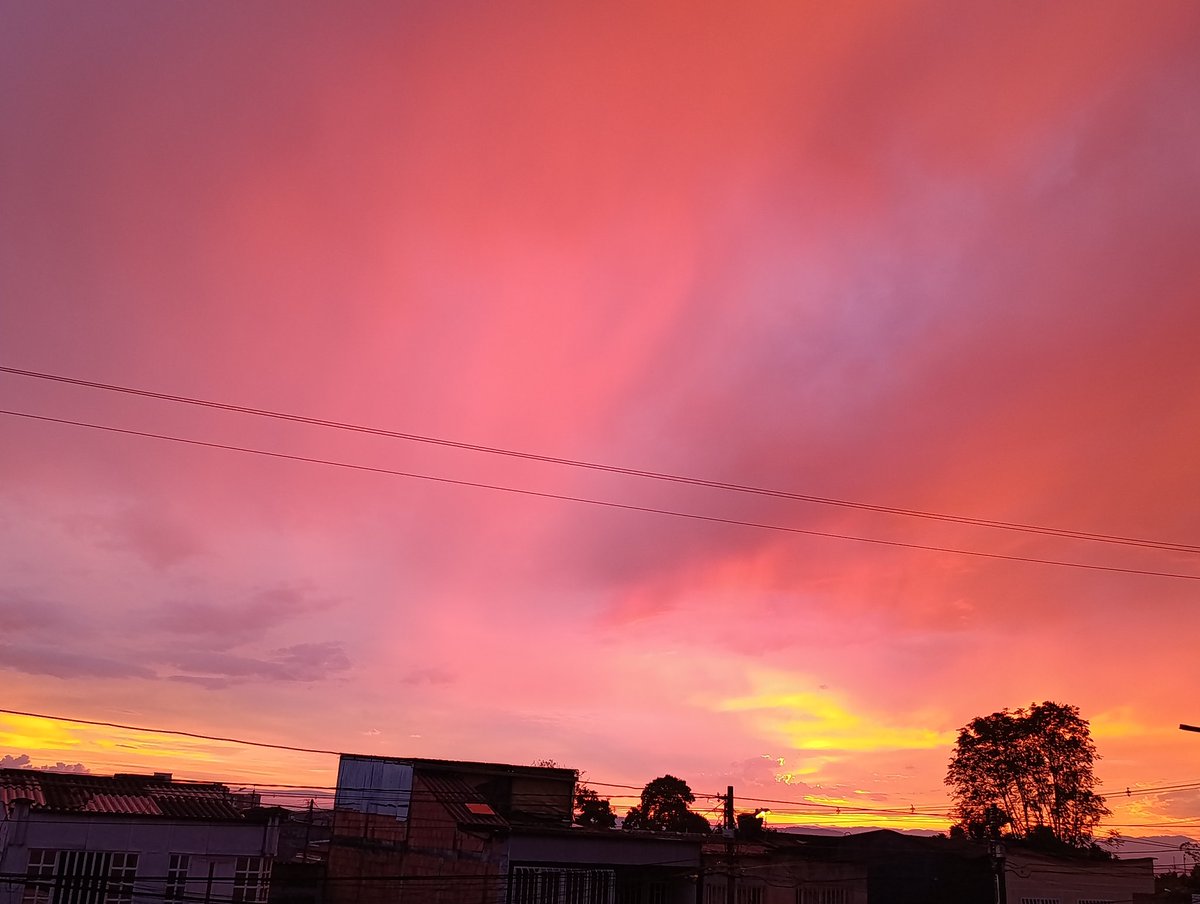 MariaSepul31698's tweet photo. ¿que recuerdos les trae un atardecer hermoso como este? https://t.co/F3MBupE97J