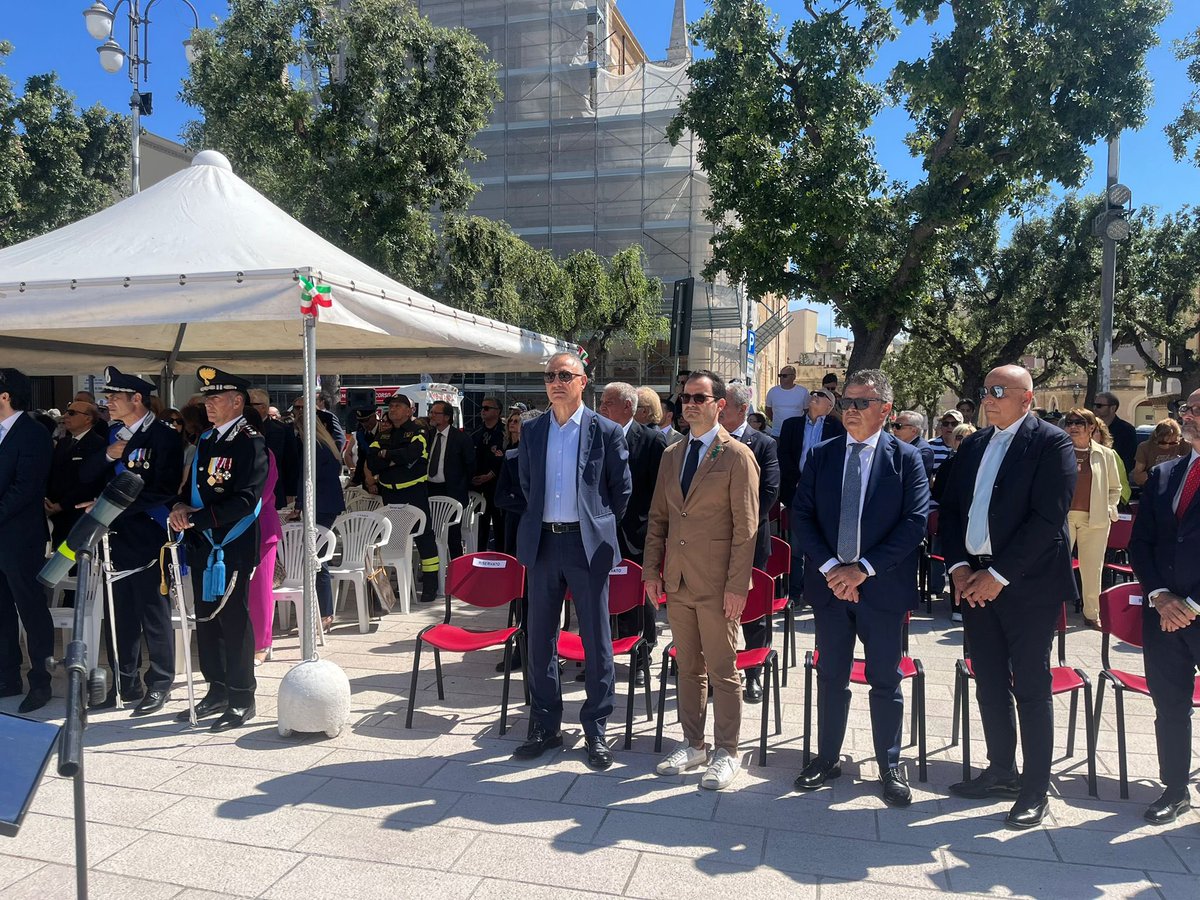 CislTaBr's tweet photo. 🇮🇹 Festa della Repubblica 

La CISL Taranto Brindisi ha preso parte oggi alle celebrazioni per l’80° anniversario della Repubblica Italiana, partecipando alle manifestazioni svoltesi nei territori di Taranto e Brindisi.

Una giornata che richiama i valori fondanti della nostra democrazia: libertà, partecipazione, solidarietà e responsabilità. Valori fondanti della CISL Taranto Brindisi e della CISL tutta🟢

#CISL #USTCISLTarantoBrindisi #USTCISL #CISLTarantoBrindisi #TarantoBrindisi #Taranto #Brindisi