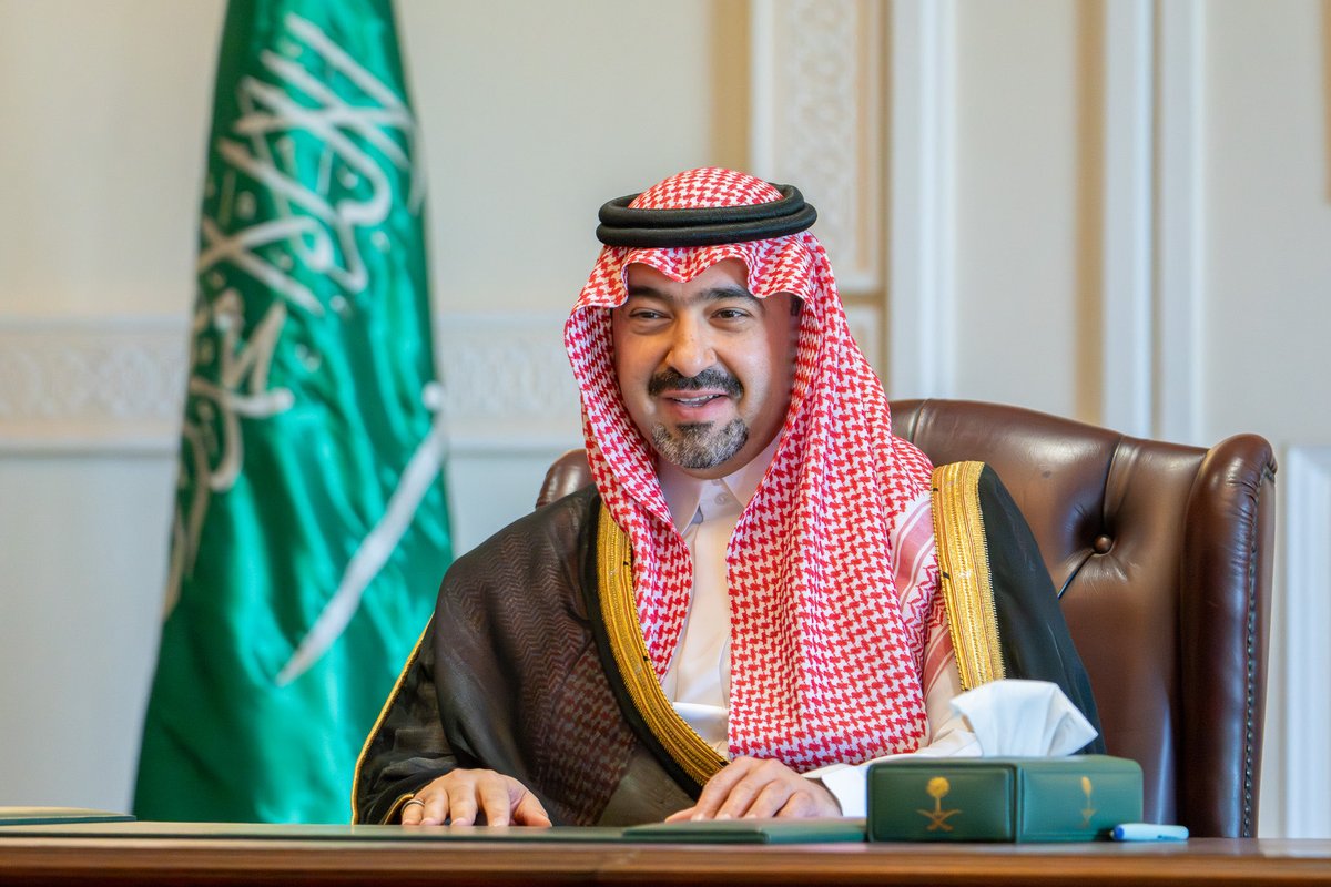 TabukPrincipal's tweet photo. سمو #نائب_أمير_منطقة_تبوك الأمير #خالد_بن_سعود بن عبدالله الفيصل بن عبدالعزيز يستقبل وكلاء الامارة ومدراء العموم ورؤساء الأقسام ومنسوبي الإمارة المهنئين بـ  #عيد_الأضحى_المبارك https://t.co/CplxfLTf9Z