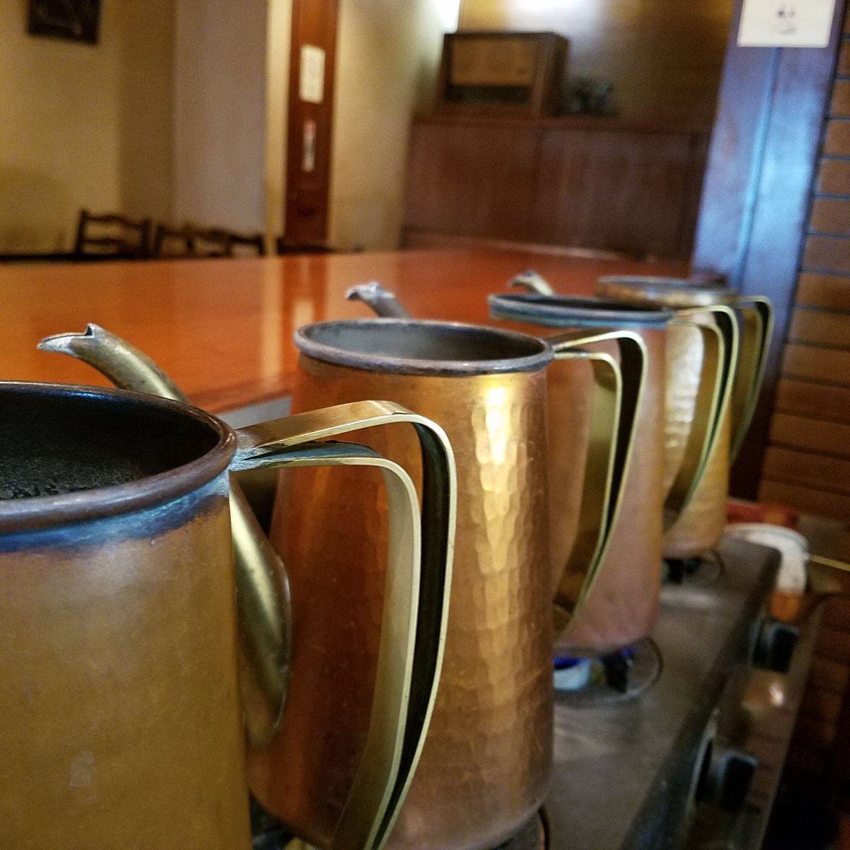 cafebechet's tweet photo. 明日は台風の影響で開店が大幅に遅れる可能性がありますので、ご了承下さい。
夕方には過ぎ去りそうですが、11時の開店時間前に電車が所々止まったりしていたら、数時間は開店できませんねぇ。

お様天道には逆らえませんな。

https://t.co/YJv5QGpLOZ https://t.co/WVT2jtYM1c