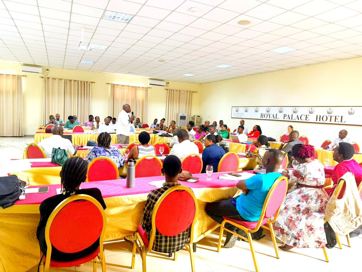 AFRABU1's tweet photo. Dans le cadre de son engagement à mettre fin à toute forme d’exploitation et d’abus sexuels au #Burundi,#AFRABU a participé à un atelier stratégique de renforcement des capacités sur la #PEAS, organisé par @UNICEF_Burundi à l’intention de ses partenaires de mise en œuvre.
#salı https://t.co/Hd2OOZBhEh