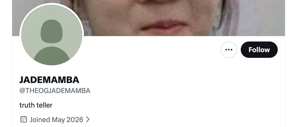 KMJReports's tweet photo. 🚨 URGENT:  HARASSMENT
Account using ☃️'s childhood photos to mock and target her, both in tweets and their profile banner.

🔗 https://t.co/1n8I30ezpi 
🔗 https://t.co/ouuMVwPc42

📝 Report > Hate, Abuse, or Harassment
📝 Report > Child Safety > Non-sexual child abuse https://t.co/BPdkEt59jy