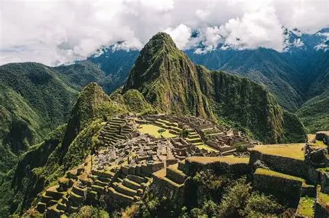 CSIPM_UAM's tweet photo. 🎶 Más allá de la Cantata Criolla: ¿A qué suena la América Sinfónica? 🌎

El 12 de junio te proponemos un viaje sonoro por 7 obras y 6 países donde la vanguardia académica y la raíz popular se dan la mano sin jerarquías.

Abrimos hilo para descubrirlo 👇🧵 https://t.co/gLL02ziwkl