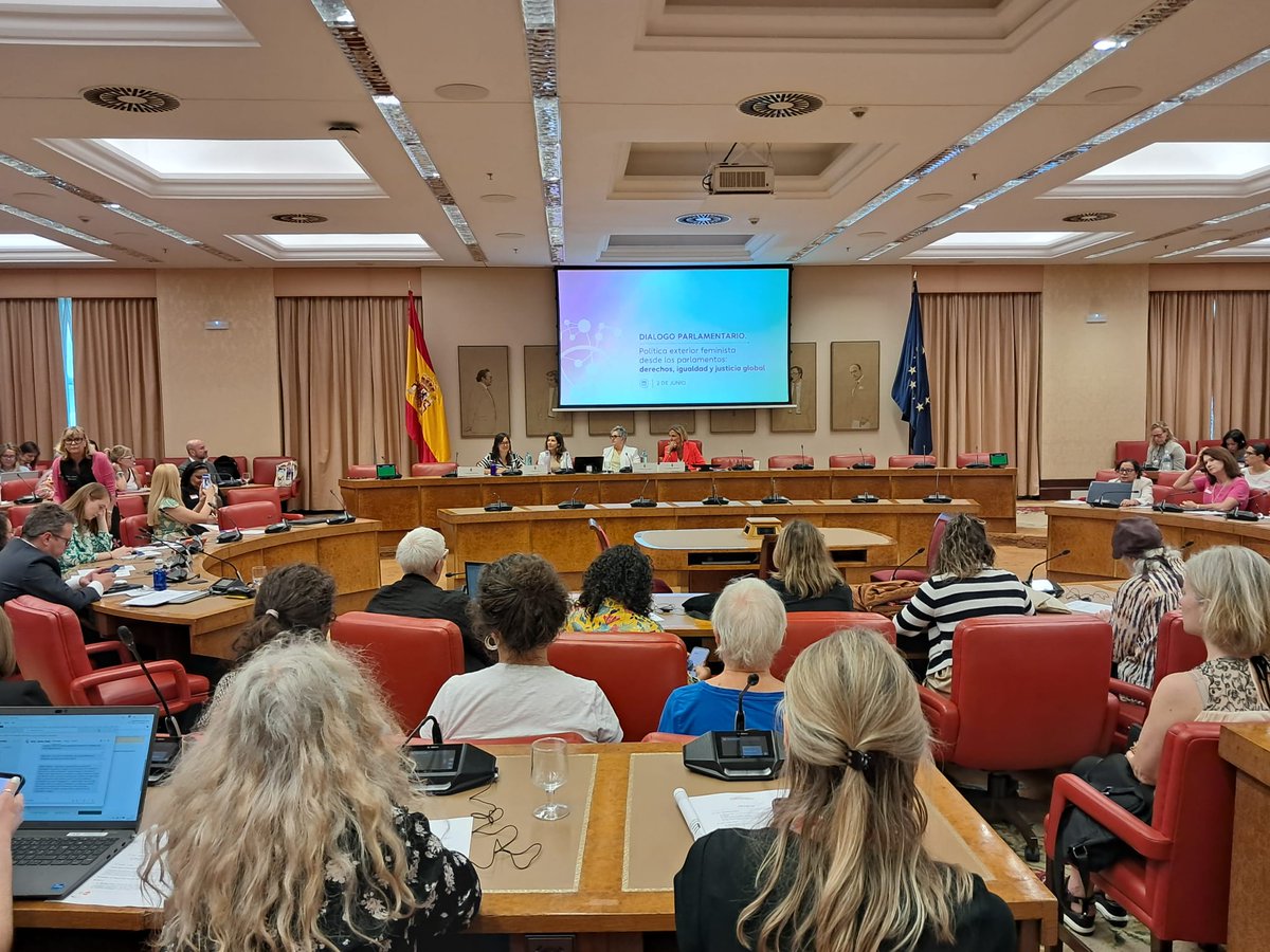 CoordiONGD's tweet photo. Sin movimientos feministas y d mujeres activos no hay democracia

Política exterior feminista es proteger el espacio cívico, la igualdad, la paz y la cooperación, y con financiación suficiente para conseguirlo

Cooperar #EsLoNormal

Nuestra compañera Penélope Berlamas en Congreso https://t.co/4t1ODbu1ky