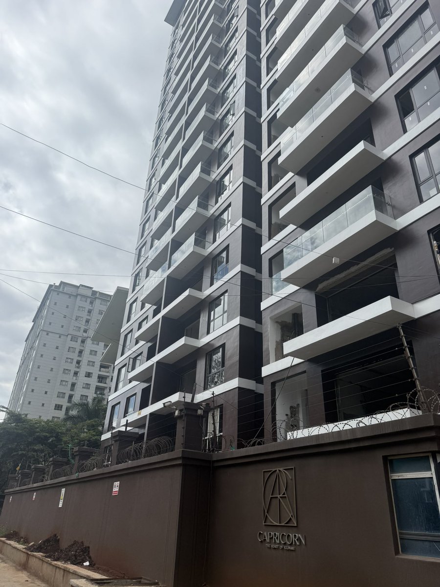 SomoinaKapeen's tweet photo. Real estate in Nairobi is booming!! 2 years ago 2bedroom apartments we got were 7.8M (off plan) huku Kilimani saa hii zinaenda at 12/13M! Damn!!anyway mkitaka airbnb tukona a few 2bedroom and one bedroom units! https://t.co/fDCiaSYzaw