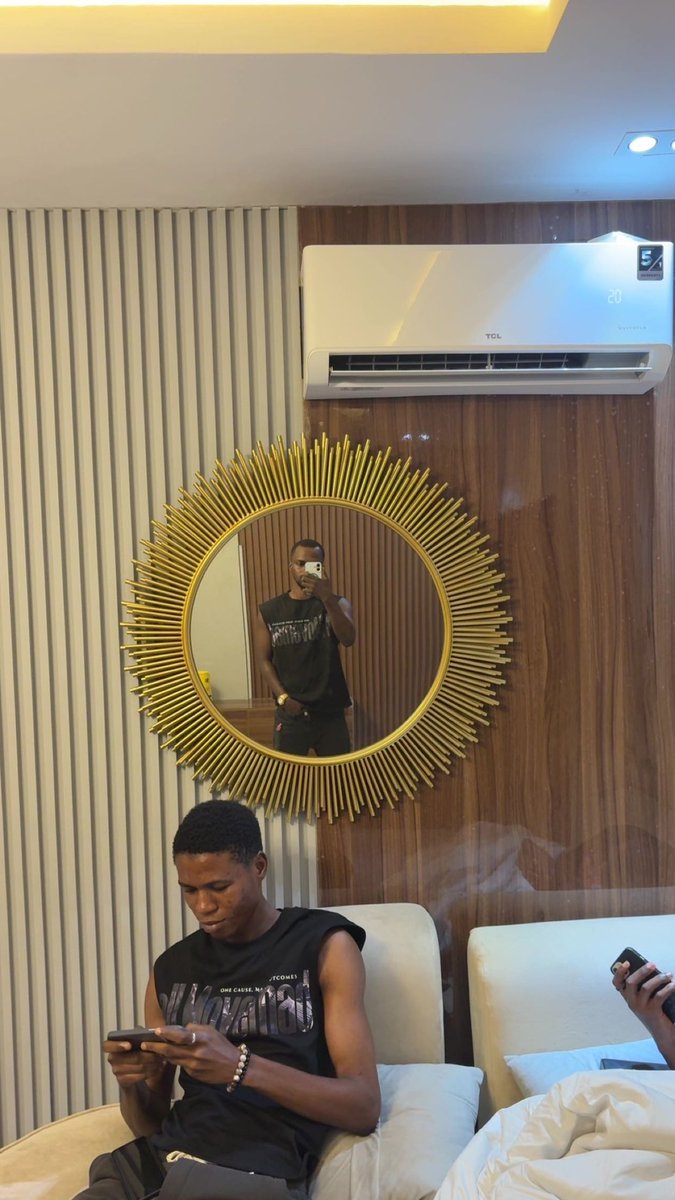 AdekunleSam13's tweet photo. #MoveMad Armless looking good 😊 https://t.co/PavdzvZjCF