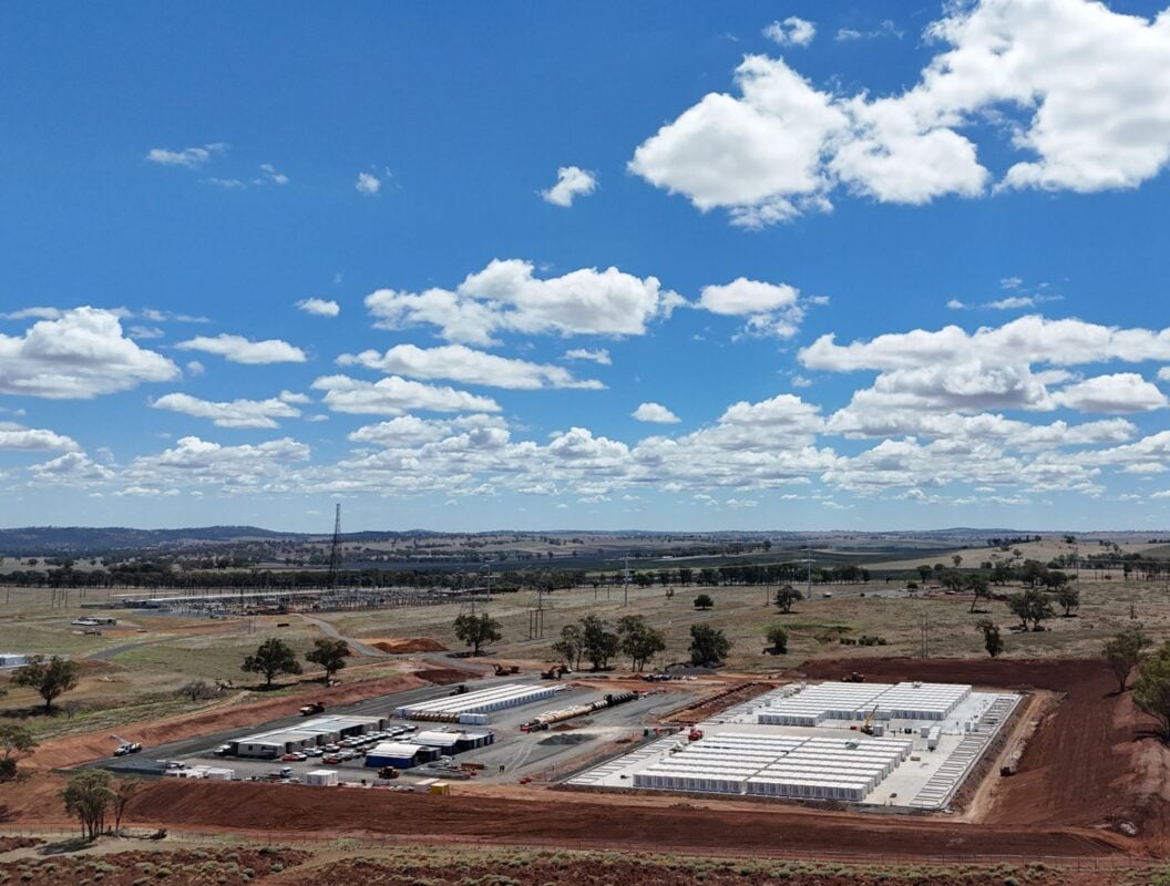 RenewableSearch's tweet photo. Via ESN: " Strategic procurement in a dynamic BESS market: The power of early engagement and strong partnerships: Madiha Waseem of Fluence explores how early supplier engagement &amp; procurement models are reshaping… https://t.co/KtJqwK0RsY " #EnergyStorage #Energy #BatteryStorage https://t.co/TOOYX9vPy3