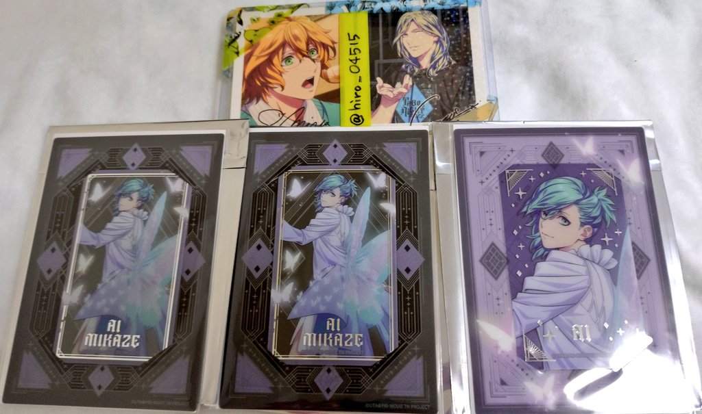 hiro_04515's tweet photo. 【交換】うたプリ　タブナイ　キャラバン　3弾　缶バッジ　ビジュカ

【譲】缶バッジ：藍
ビジュカ：藍
画像参照

【求】缶バッジ：蘭丸（アップ・寄り）
ビジュカ：蘭丸（アップ・寄り）
各1

いずれも友人分
都内手渡しまたは郵送
6/6,7新宿やカルライ現地も対応可能です。
お気軽にお声掛けください https://t.co/KC300kMpBy