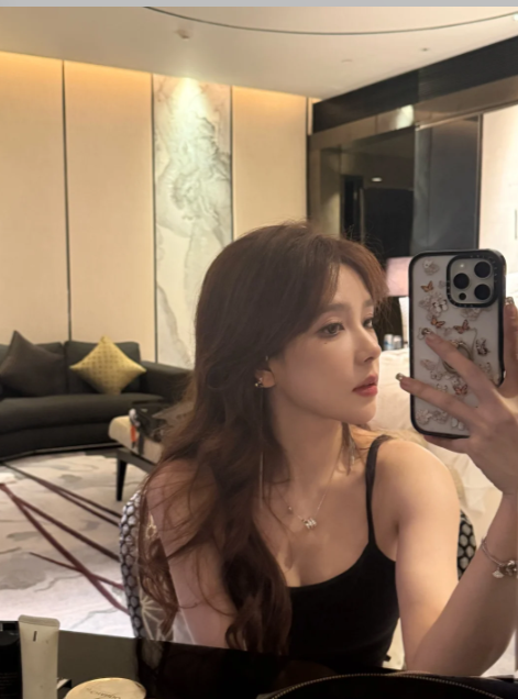 wulf3280's tweet photo. 天青色等烟雨，而我在等你
#宁波   外 卖 https://t.co/0ONcQiH4ru