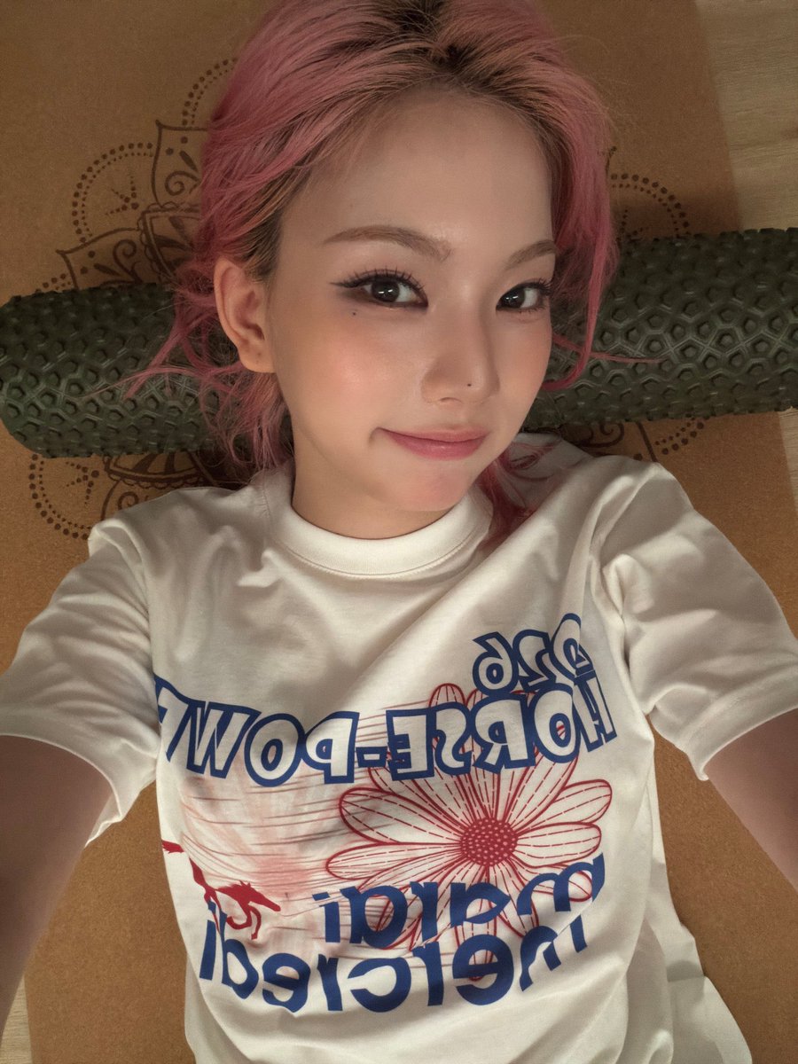 Lgeeisa's tweet photo. Boo!  ᵔ⤙ᵔ  Guess who cleared the quest today &amp; got to brief power rest? Yup, it is me. Funny how I always find a way to get lying on floor, can't resist the temptation much.. ❤︎ https://t.co/rV18ihzBHR