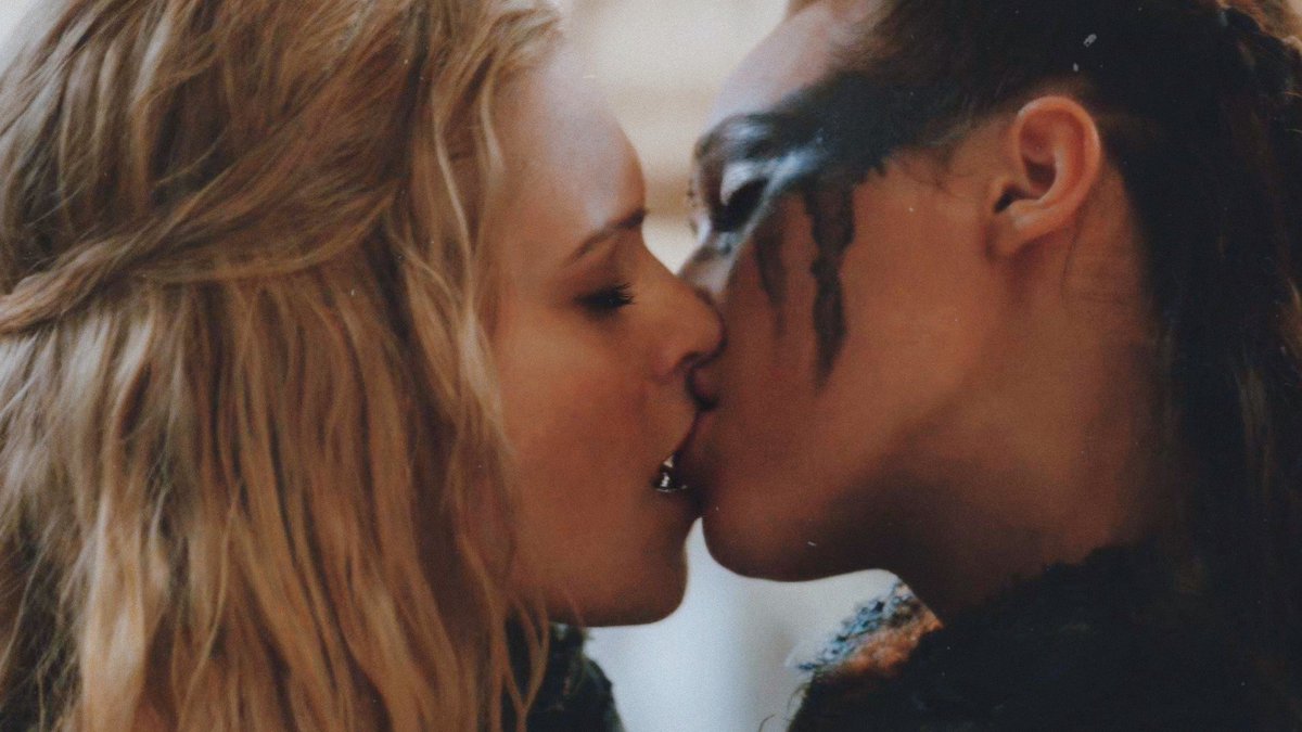 debnammcgraths's tweet photo. happy pride month to clexa, you still deserved better. https://t.co/TFZ17M54sN