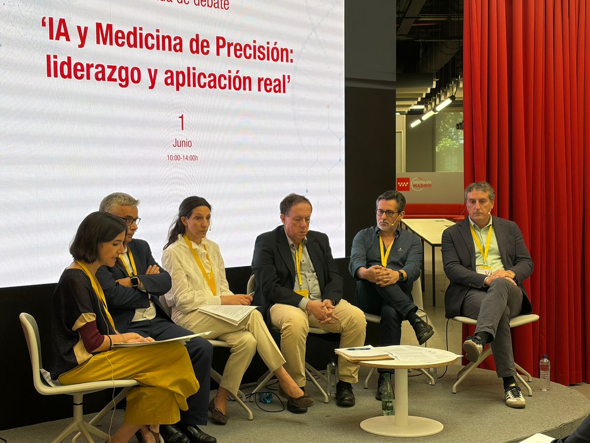 HospiPtaHierro's tweet photo. 🧬 Esther González, cardióloga e investigadora en Puerta de Hierro, ha participado en una jornada sobre IA y Medicina de Precisión organizada por @nmeconomics.

✅ Se han analizado experiencias reales de aplicación clínica de la IA y los retos para su implantación efectiva. https://t.co/nYx0QHbpN6