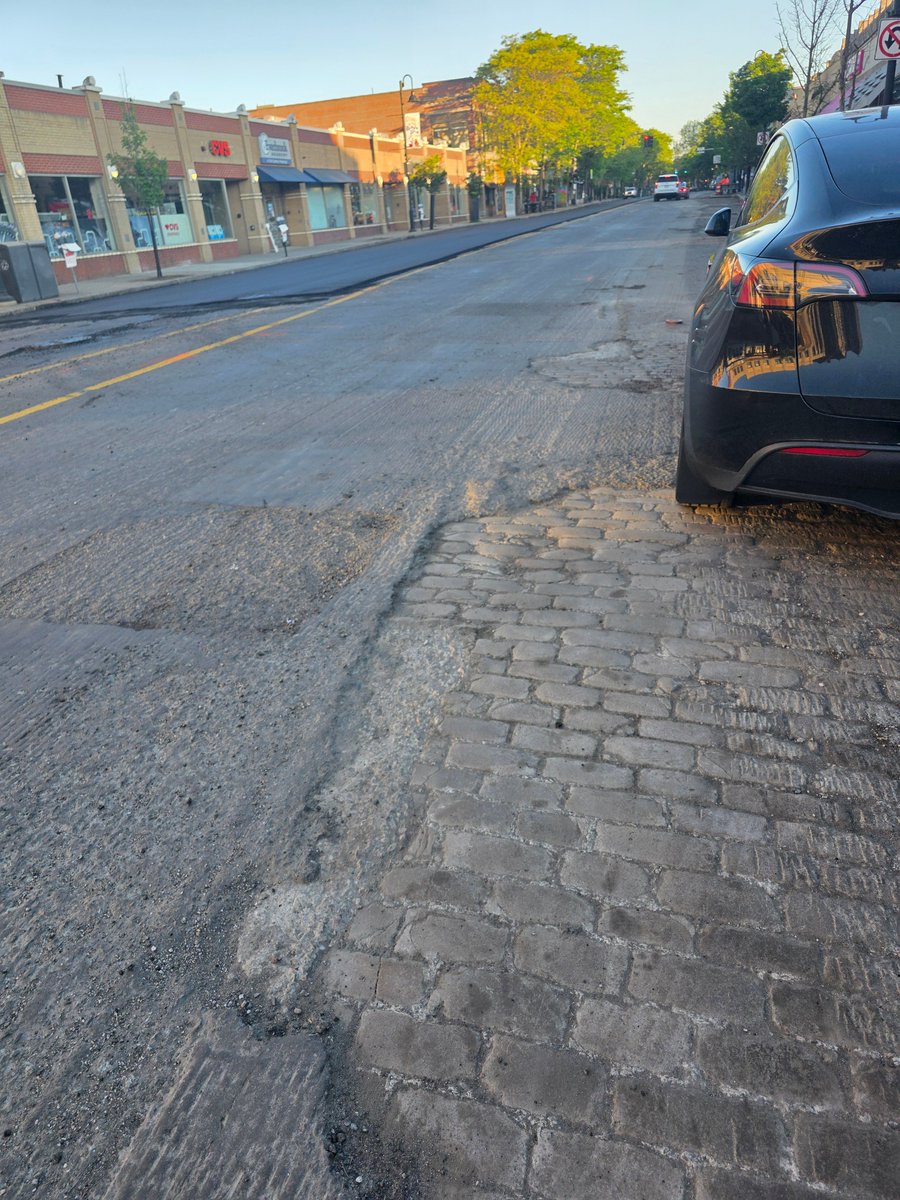 OnlyInBOS's tweet photo. Repaving the streets of Boston and Brookline are the only times of the time where you are reminded that these streets used to be all cobblestone... https://t.co/M5Z5RunDZu