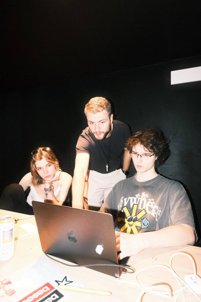 HonestCodelol's tweet photo. I spent a whole weekend (2.5hrs of sleep at one point) at @basedfounderseu hackathon lol

Didn't win anything, but definitely aura farmed a bit in there while i could lol 

based on the hackathon, there is a huge update that will come out to blitzcut, pretty magical stuff, cant wait to get it out!