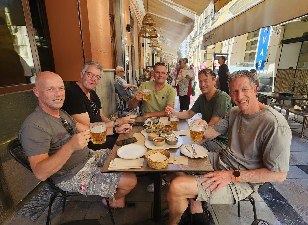 MarcoTweetz's tweet photo. Mannenweekend '26 zit er weer bijna op. Nog even rondje stadje en dan richting vliegveld. Wel weer even genoeg 🍻😉
#granada https://t.co/mh4zbgUUtM