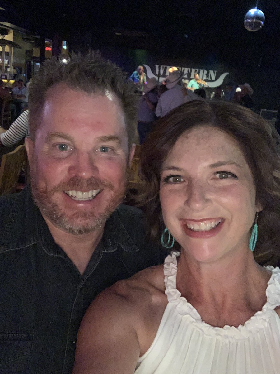 box_amanda's tweet photo. Happy happy anniversary @chuckbox1969. Love you; love us. ❤️ https://t.co/MSetgMTWbs