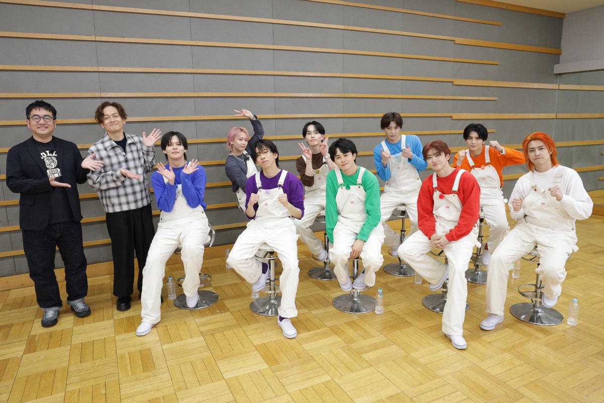 fujitoretari's tweet photo. 明日！6/3(水)23:30〜
フジテレビTWO放送📺✨
 #FOD にて配信中！
「相関図ダウトで撮れ高足りてますか？」後編
ハル、マサヒロ、ユーキがプレゼンターとして登場！
他メンバーの相関図精査はいかに！？
 #超特急トレタリ #超特急 
https://t.co/hOdF6Le5wt https://t.co/N0zpQ15i5N