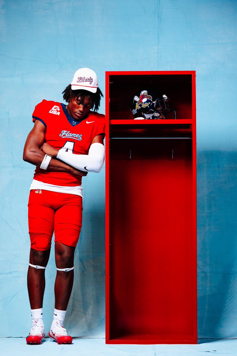 TolsonAyden21's tweet photo. Lets work 100000% Committed. Thank you coaches,family,and friends for helping me make it to this point #jobsnotfinished #GoFlames #Strikethestone #agtg @AlexanderFball @Coach_Neal16 @corypeoples @CoachZachPine @trey_blount @PassFootball5 @CoachNateHope @cameronhall_4 https://t.co/yzMf0xo14z