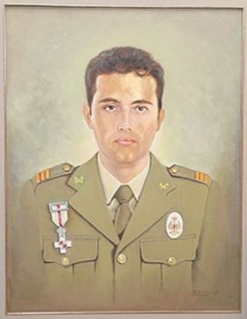 EjercitoTierra's tweet photo. Hoy dedicamos un momento de recuerdo al Sargento Ángel Tornel. En 1993 falleció en #Bosnia. Formaba parte del Escuadrón #Caballería de la Agr. «Canarias». Regresaba en su Vehículo de Exploración a Medjugore desde #Mostar. Dio su vida por España. 
#EfeméridesEjército 🇪🇸 https://t.co/8KgqqVhCN1