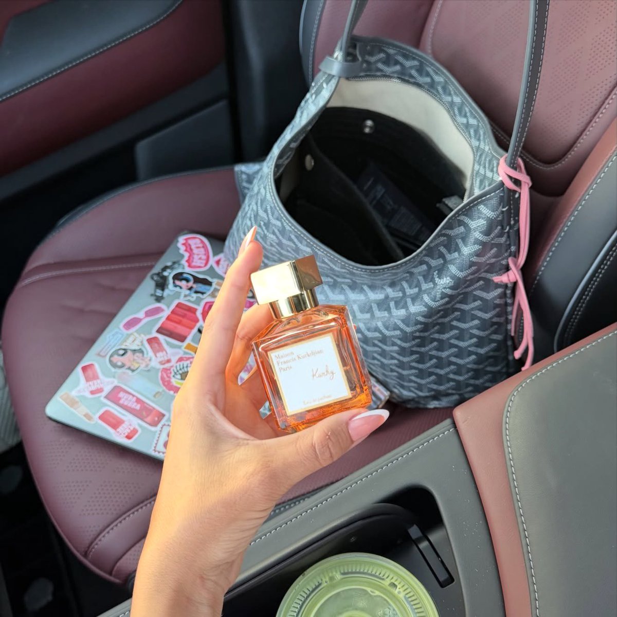 KOKKK's tweet photo. أعشق العطور بطريقة ما يفهمها إلا اللي يشبهني 
#عطر #عطورات #عطور #fragrance #perfumes https://t.co/1SISnkhOSe