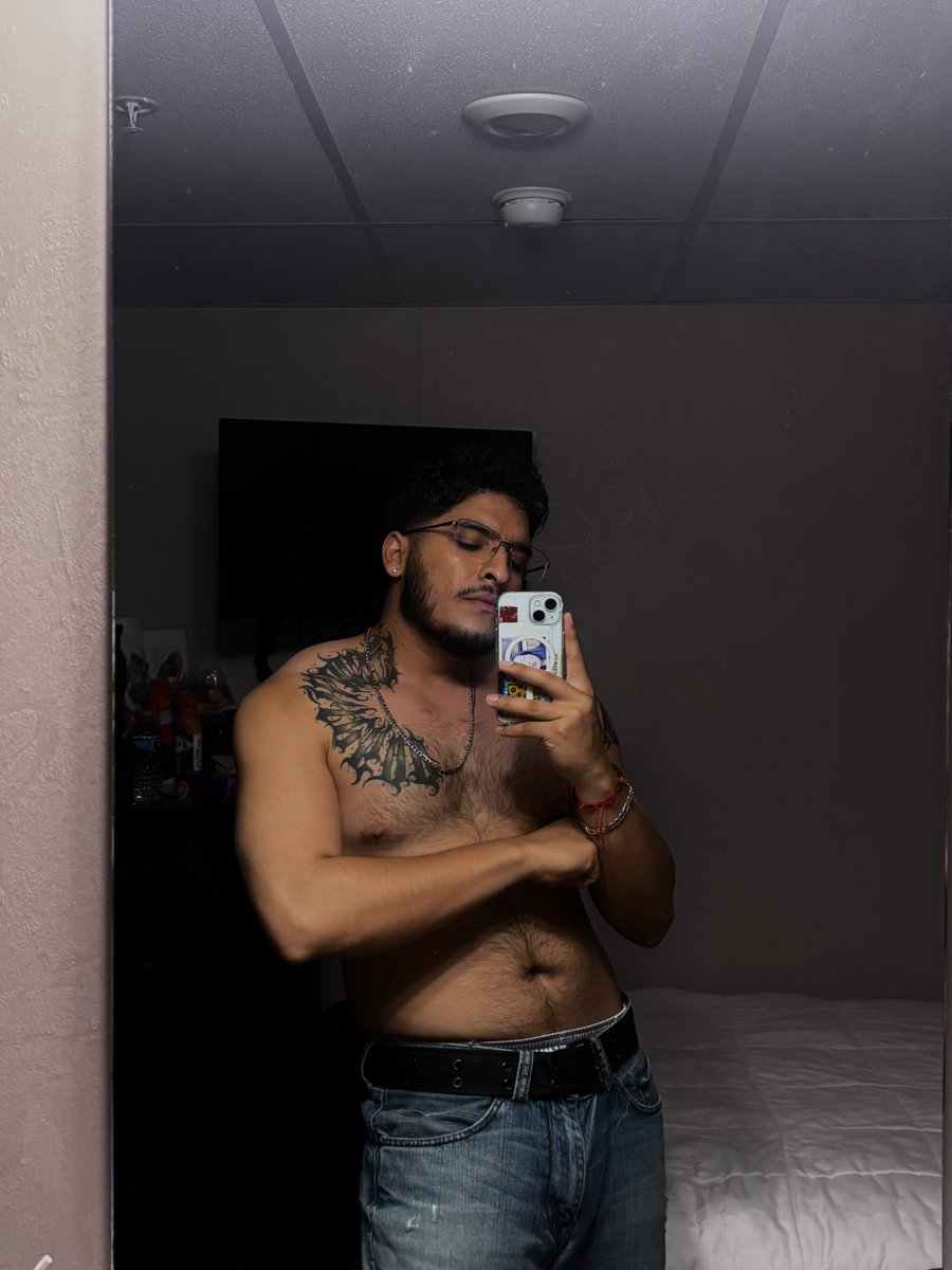 333than's tweet photo. Demi ⛓️ https://t.co/y1NY0fzAbI