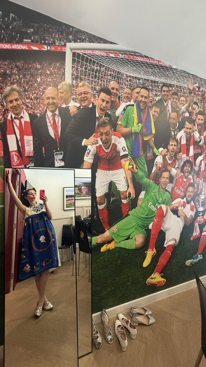 SophieEB's tweet photo. Well that’s a party I’ll never forget! ❤️ Richard and I DJing and singing (with lots of dancing) at the post parade @Arsenal friends and family party with the whole men’s team and women’s team, to celebrate a historic moment for the club! 🏆  The atmosphere was incredible! https://t.co/eWrW0bJH6j