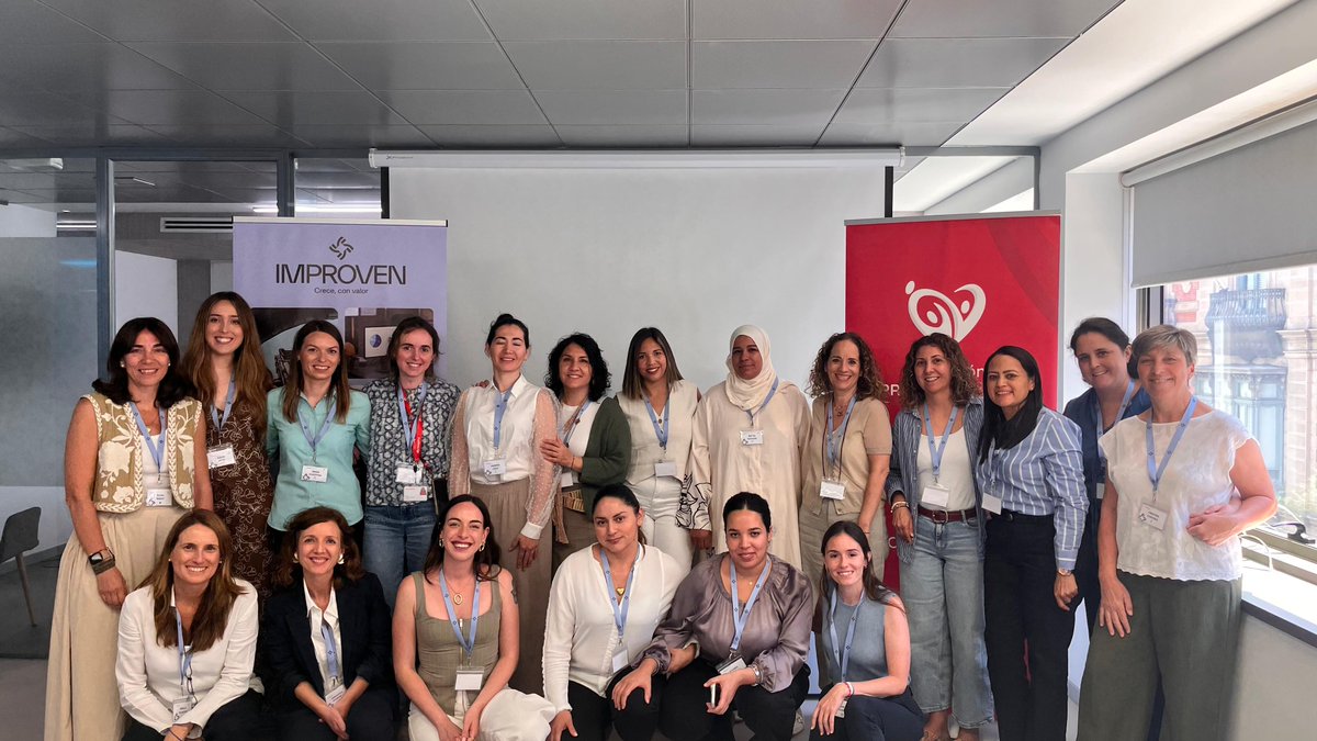 _ProyectoVivir's tweet photo. ¿Y si una oportunidad laboral pudiera cambiar una vida? ✨

En la X edición de Speed CV, junto a @Improven, mujeres de Proyecto Vivir conectaron con empresas que creen en su talento.

#InclusiónLaboral #ImpactoSocial #RSC https://t.co/5DTkVLAzzQ