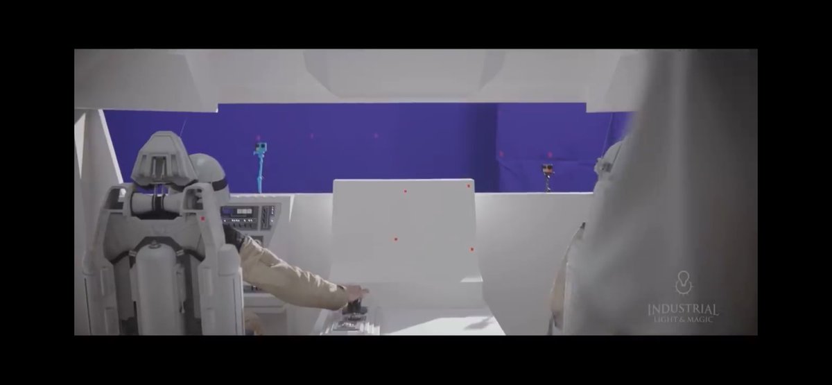 Oswaldmori1928's tweet photo. ターキンの顔のすげ替えCGも凄いけど、ローグワンのラストシーンのコックピットこそフルCGだったりするので、色んな人にローグワンのメイキング見て欲しい https://t.co/pUweVu4R1h