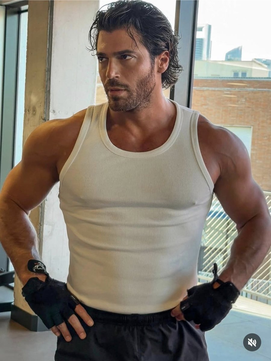 dory_ask's tweet photo. 🤍👑🤍  Super Can !!!  😊😉    🌸
 ✨️ #canyaman #repost https://t.co/BjMoJXEkcu