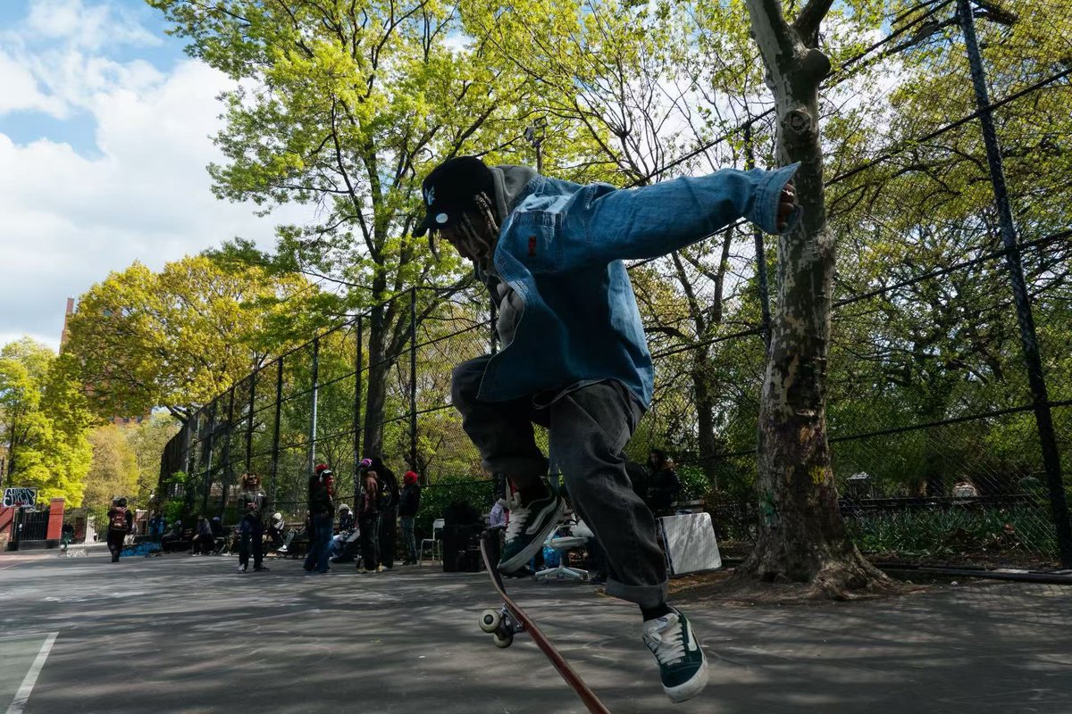 littymactitty's tweet photo. Fun fact about me. I love to skate https://t.co/phBY4X8wvW