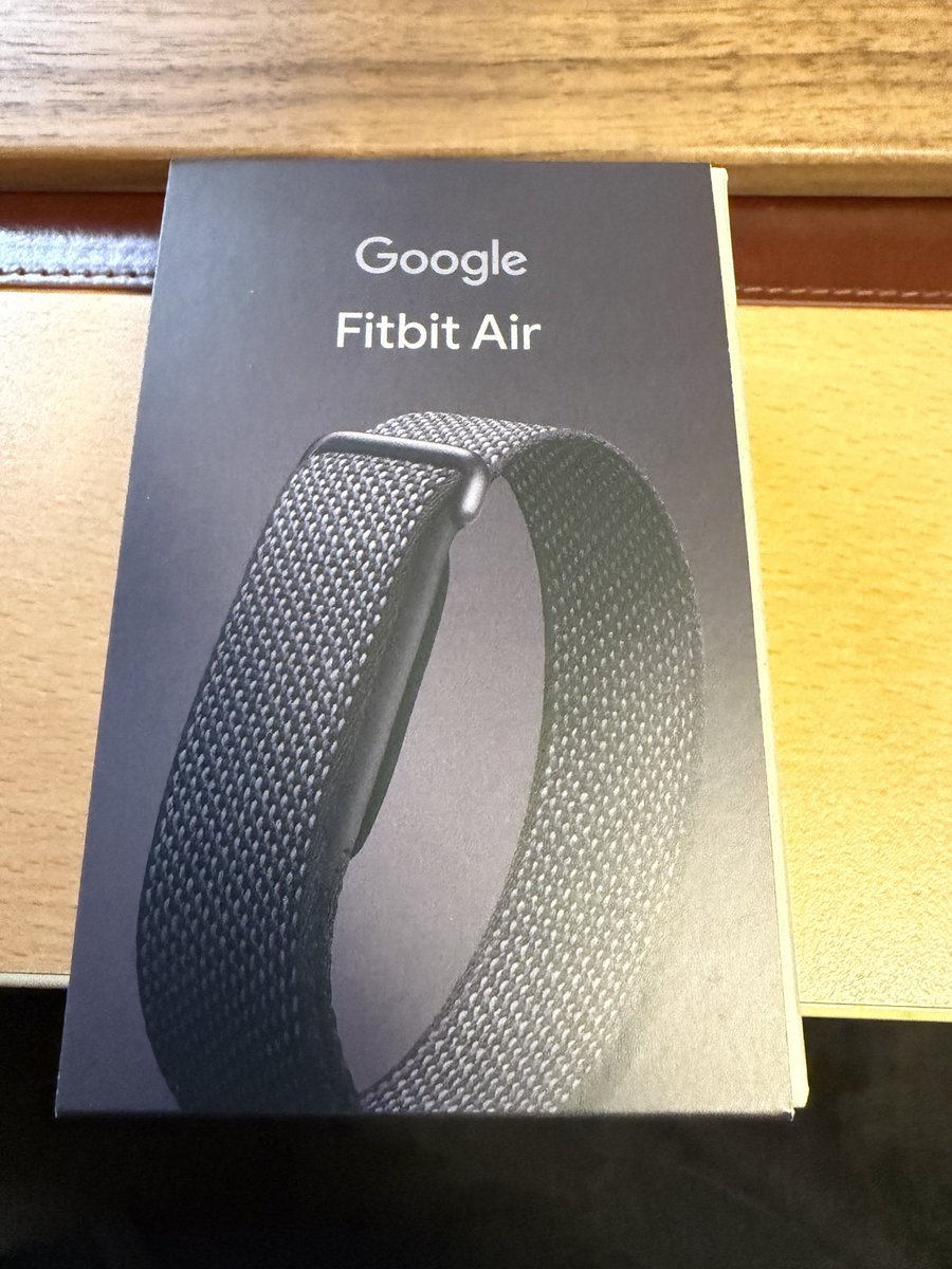 Mickmedstat's tweet photo. 私も今日から足首に巻いてFitbitです。
仕事柄、足首用のヘルスケアデバイスがあればなと、つくづく思います🙄 https://t.co/ucUxmMEuQj