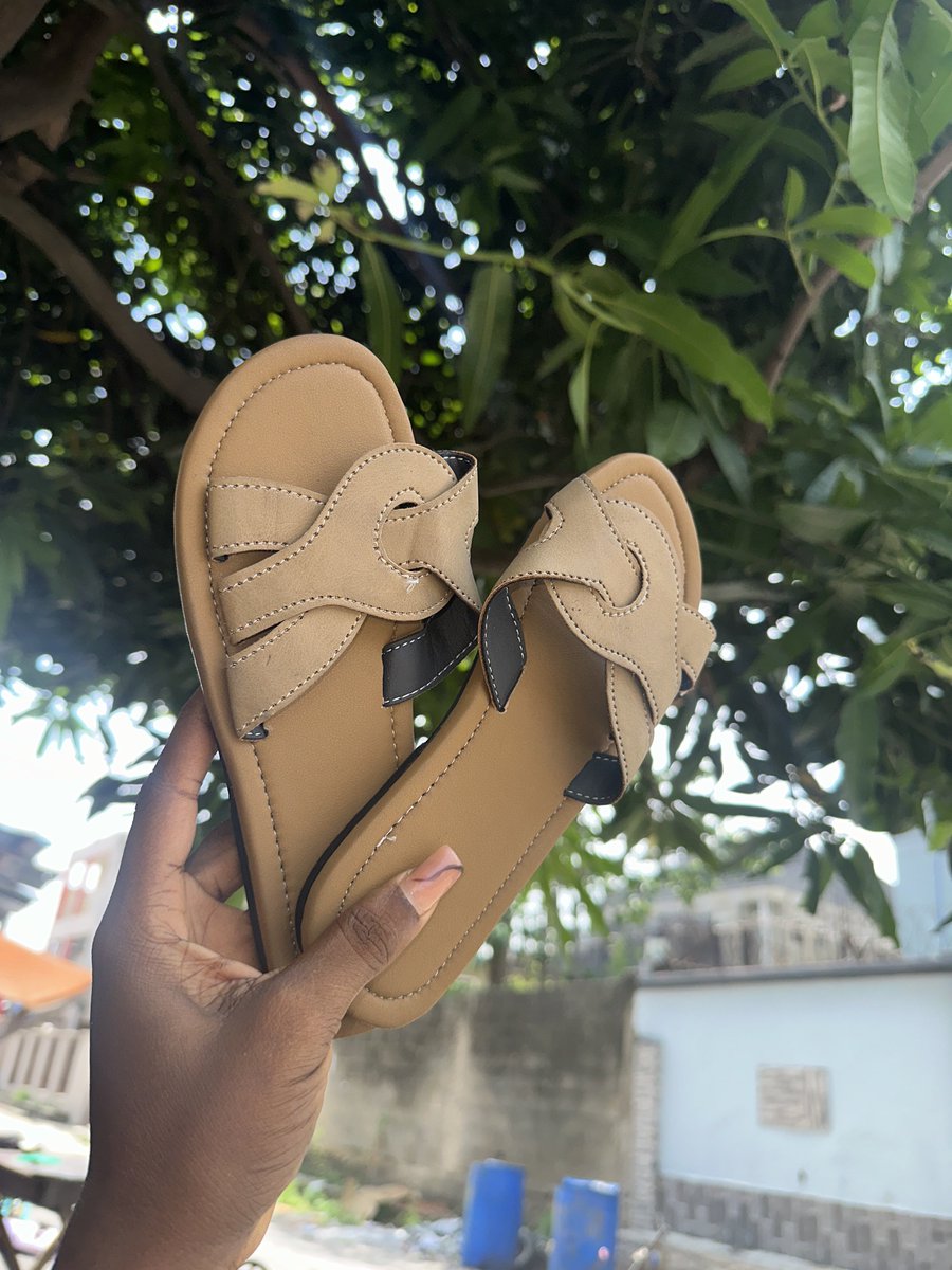 AweniOnibata's tweet photo. Same color, size 36

Abule oja, Lagos. https://t.co/fkuokhtEOG