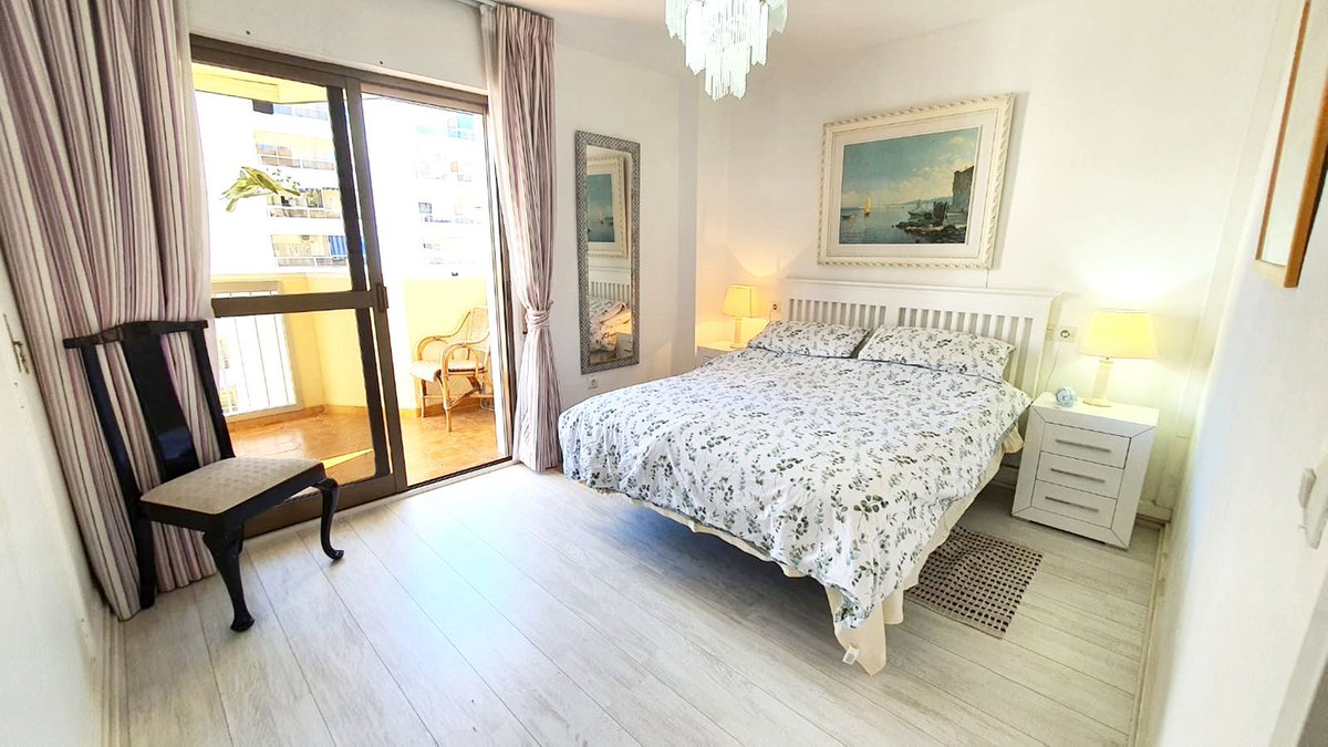 arribaestates's tweet photo. Bright Renovated Apartment with Terrace and Sea Views – #Fuengirola
3 Bedrooms, 2 Bathrooms | Built 86 m² | Terrace 12 m²
Private parking 
450,000€
https://t.co/hBvMTib9Go https://t.co/I9NAzyuQXF