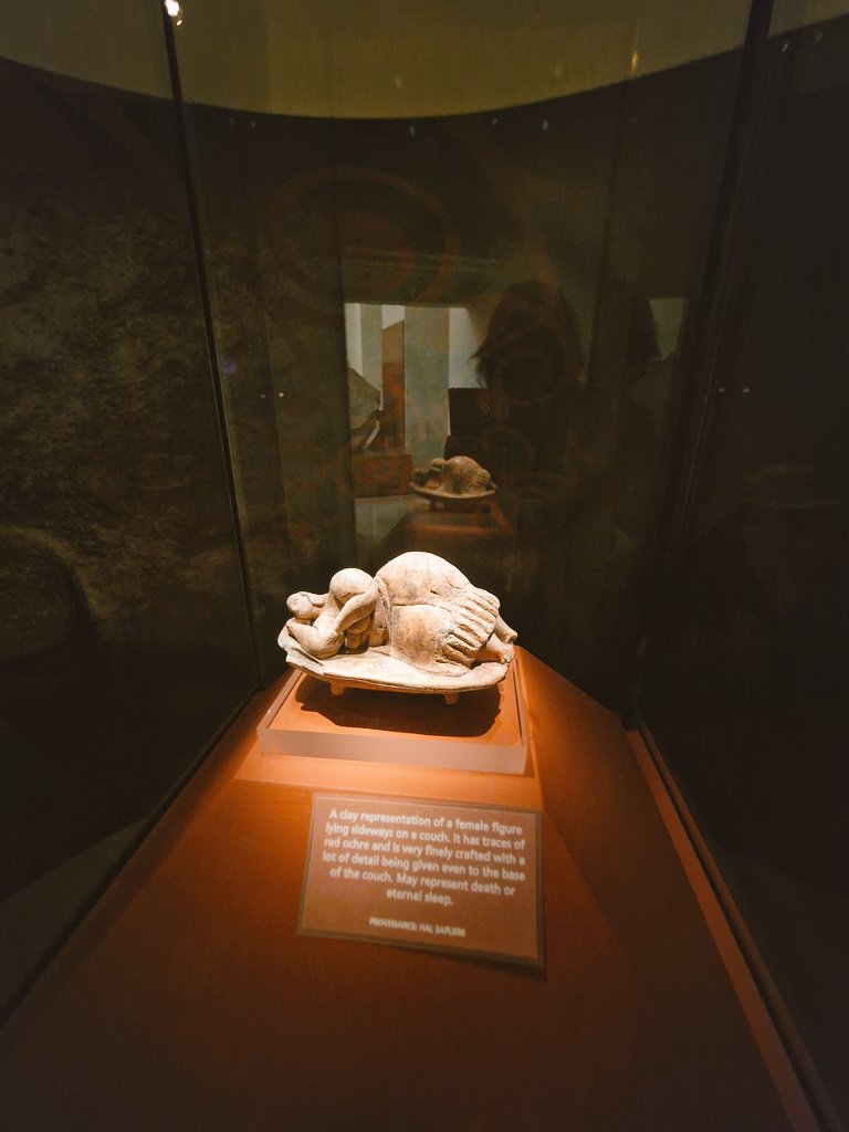 LizMorgan1's tweet photo. @megportal I visited the Hal Saflieni Hypogeum, Malta on 26 May 2026. 
The most incredible subterranean, neolithic burial chamber. Over three levels, the lowest being almost 11 metres below ground. The artefacts shown are at the Archaelogical Museum in Valletta ❤️🇲🇹 https://t.co/qqpj3caNhw