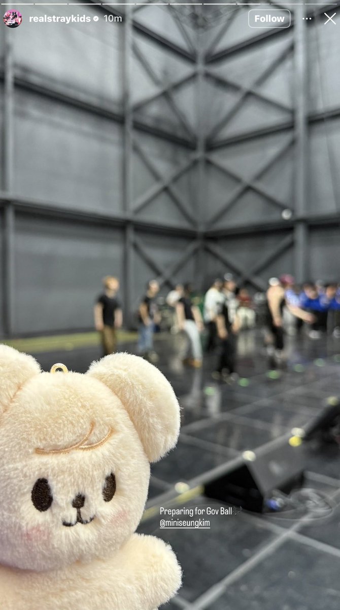 0922NATION's tweet photo. 260602

[📸] Stray Kids Instagram stories

The official account posted stories on instagram of SKZ preparing for governor’s ball. They included Puppym in place of Seungmin. Also, Changbin.🥰

#SEUNGMIN #승민 #스트레이키즈승민
#StrayKids #스트레이키즈 https://t.co/F0rRplakN8