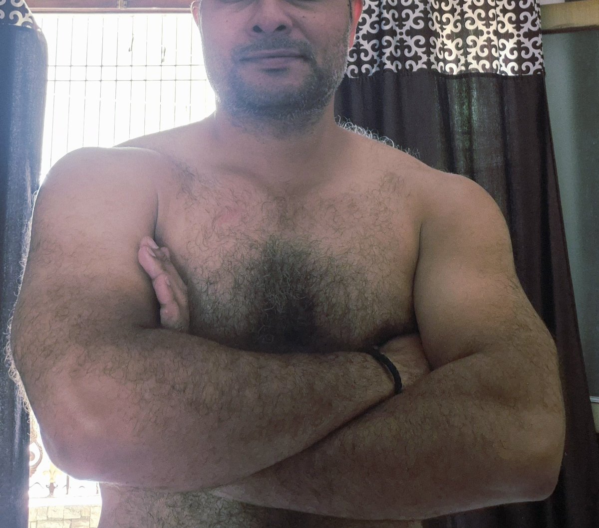 vinaypandeybsb's tweet photo. fit without gym
vintage man 
wide,strong muscular
with a deep manly voice
looking for work of any kind https://t.co/GhwSL8nYYl
