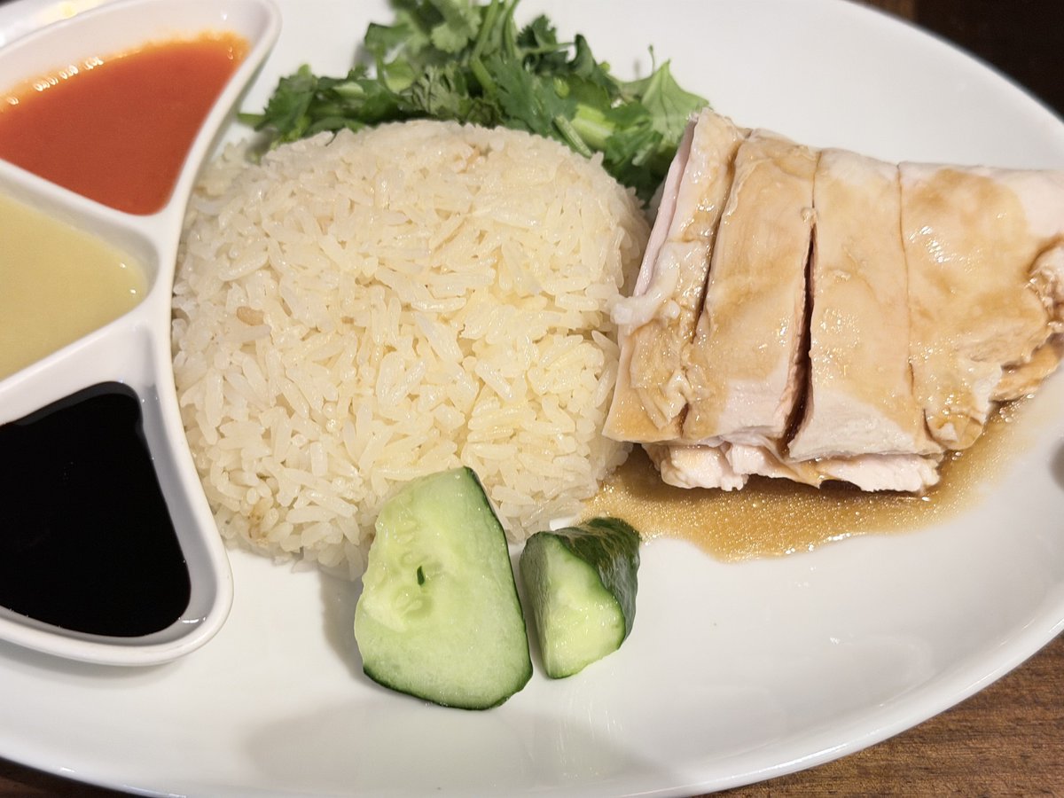 tatsumin39's tweet photo. 友人との食事会🍽️
いろんな話題が出ましたな。とりま東京にいるとシンガポール料理を食べてその後にベルギービールを飲みに行くことができて幸せですな。 https://t.co/qALKqoIk8Q
