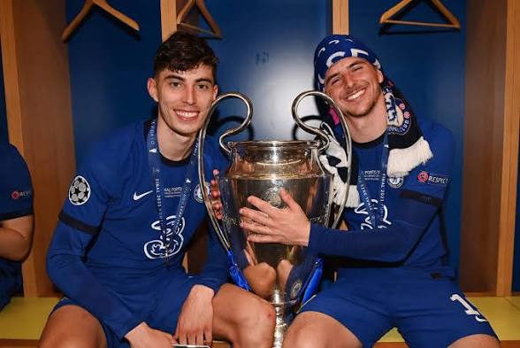 CFCdivine07's tweet photo. @Salibasexual02 @MartienBall Here's another challenge for you, show me an Assanal player in an Assanal kit with a ucl trophy within a timespan of 4 decades, surely you can find one. https://t.co/nPAannSVZU