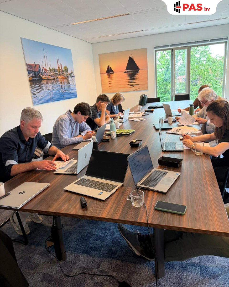 PASbv's tweet photo. Isa en Martijn verzorgden een interactieve werksessie over de businesscase voor mobilityhubs in de regio Gooi en Vechtstreek. Tijdens de sessie gingen we de diepte in met vertegenwoordigers van verschillende gemeenten. ➤ https://t.co/Z6UM52o7WC https://t.co/EdcX2TxoNW
