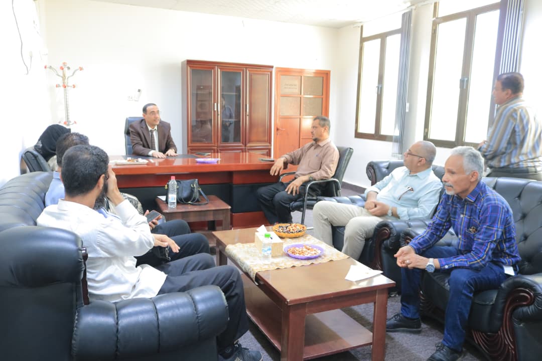 YemenMTEVT's tweet photo. تفقد نائب وزير التعليم الفني والتدريب المهني الدكتور عديل الطهيش، اليوم الثلاثاء، مستوى الانضباط الوظيفي بديوان الوزارة في العاصمة المؤقتة عدن، عقب إجازة عيد الأضحى المبارك، للإطلاع على سير العمل وانتظام الأداء الإداري في مختلف القطاعات والإدارات.
للمزيد👇
https://t.co/8NQXYV7KtK https://t.co/SDFynhG2Pq