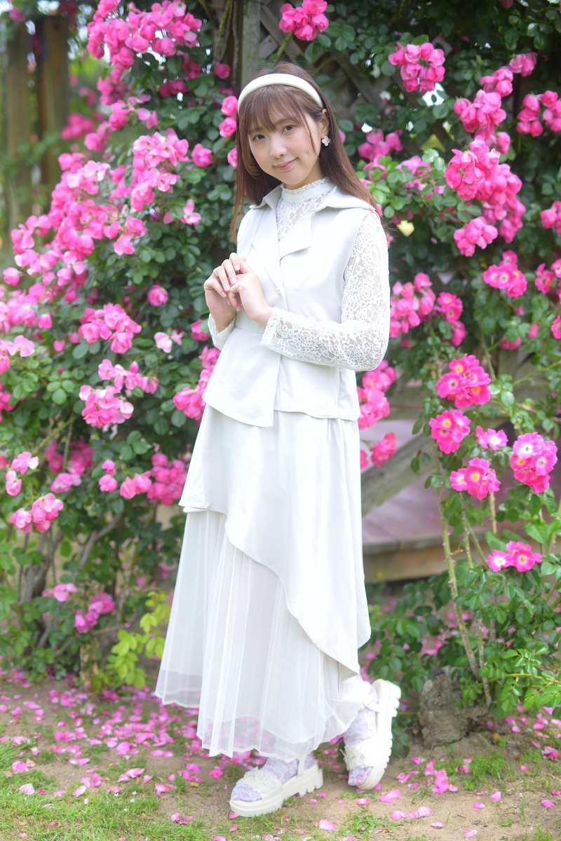 Oshitom333's tweet photo. Art Forest　@artforest_fuk　海の中道海浜公園
Ange　あんじぇさんです　@angenn107 
この日、ゆとりちゃんは他の場所でも撮れたんですが、あんじぇさんは最初だったので要領が悪くてほとんど薔薇園の写真になってしまった。ゴメンねゴメンね～。いやいや反省しとらんやないかい😅 https://t.co/Uh3kxpLaHR
