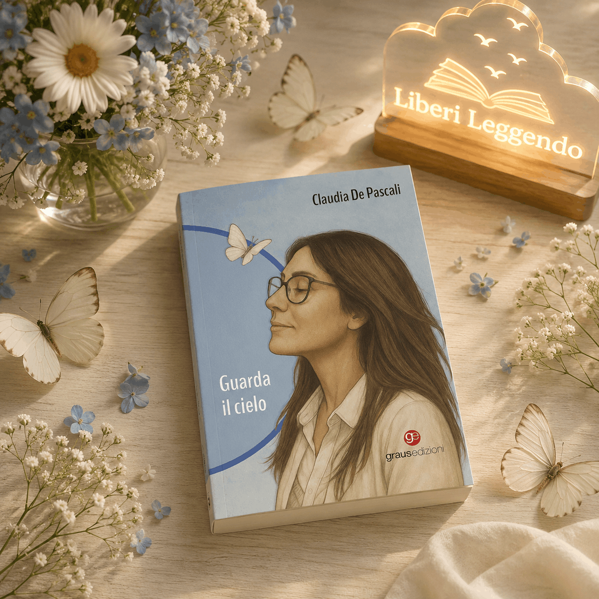 LLeggendo's tweet photo. Carissimi Book Lovers, oggi vi parlo di un libro che mi ha profondamente commossa e che sento il bisogno di condividere con voi: "Guarda il cielo" di Claudia De Pascoli. 
https://t.co/wberaUkVSV https://t.co/f8rwU0RCAm